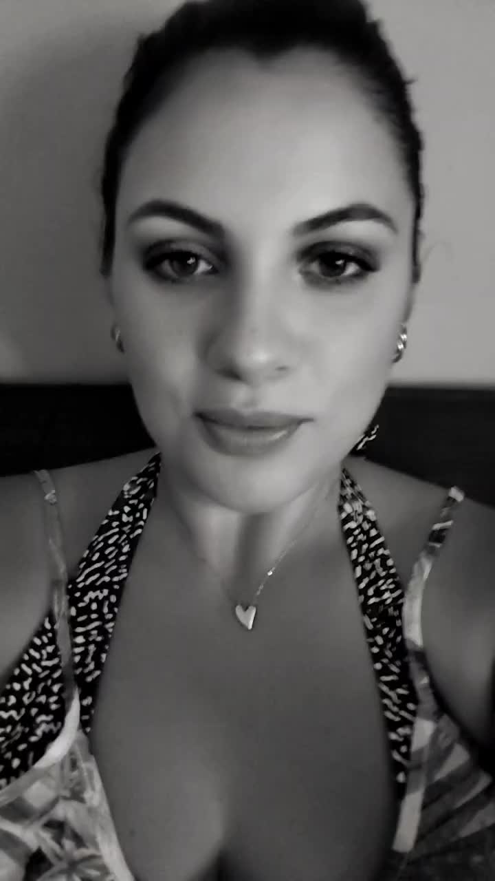 @Vale 🌻🌻🌻