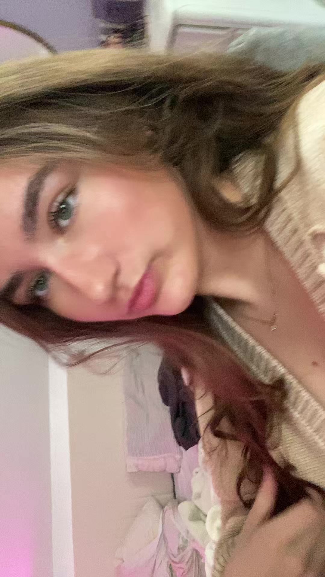 @laura