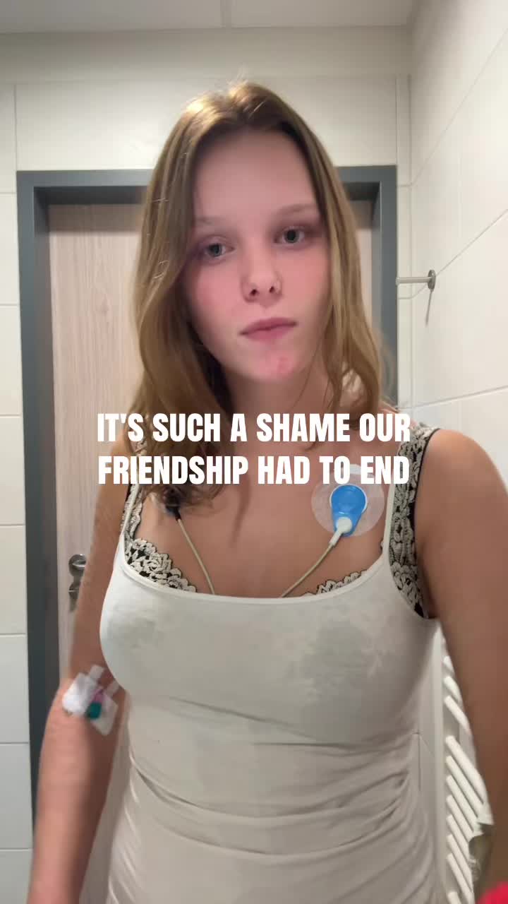 @𝐋𝐞𝐧𝐢 🫐🪽🍸