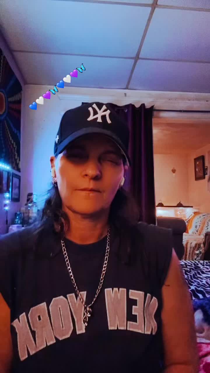 @💙🤍2rainbowchicks💜🦋