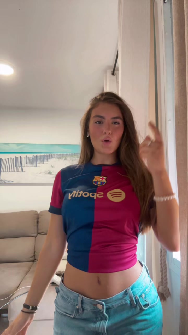 @J&Uacute;LIA L&Oacute;PEZ