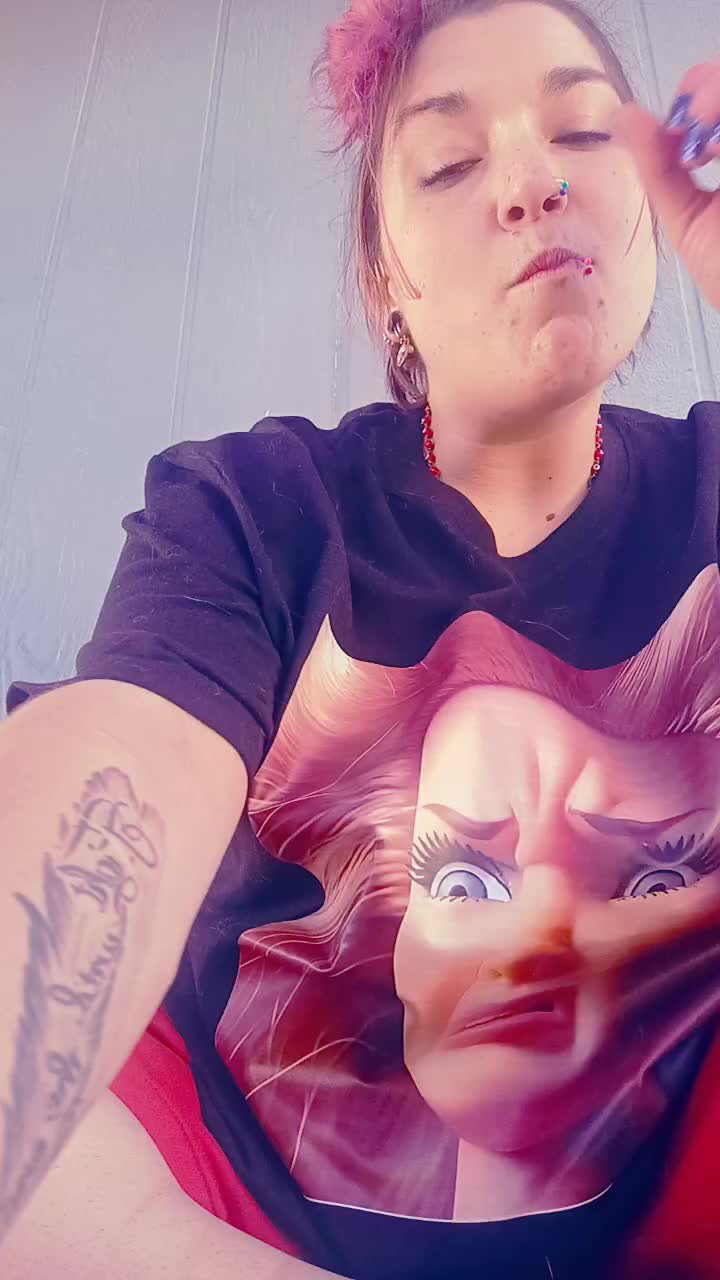 @Litty Tittyy 👅👅