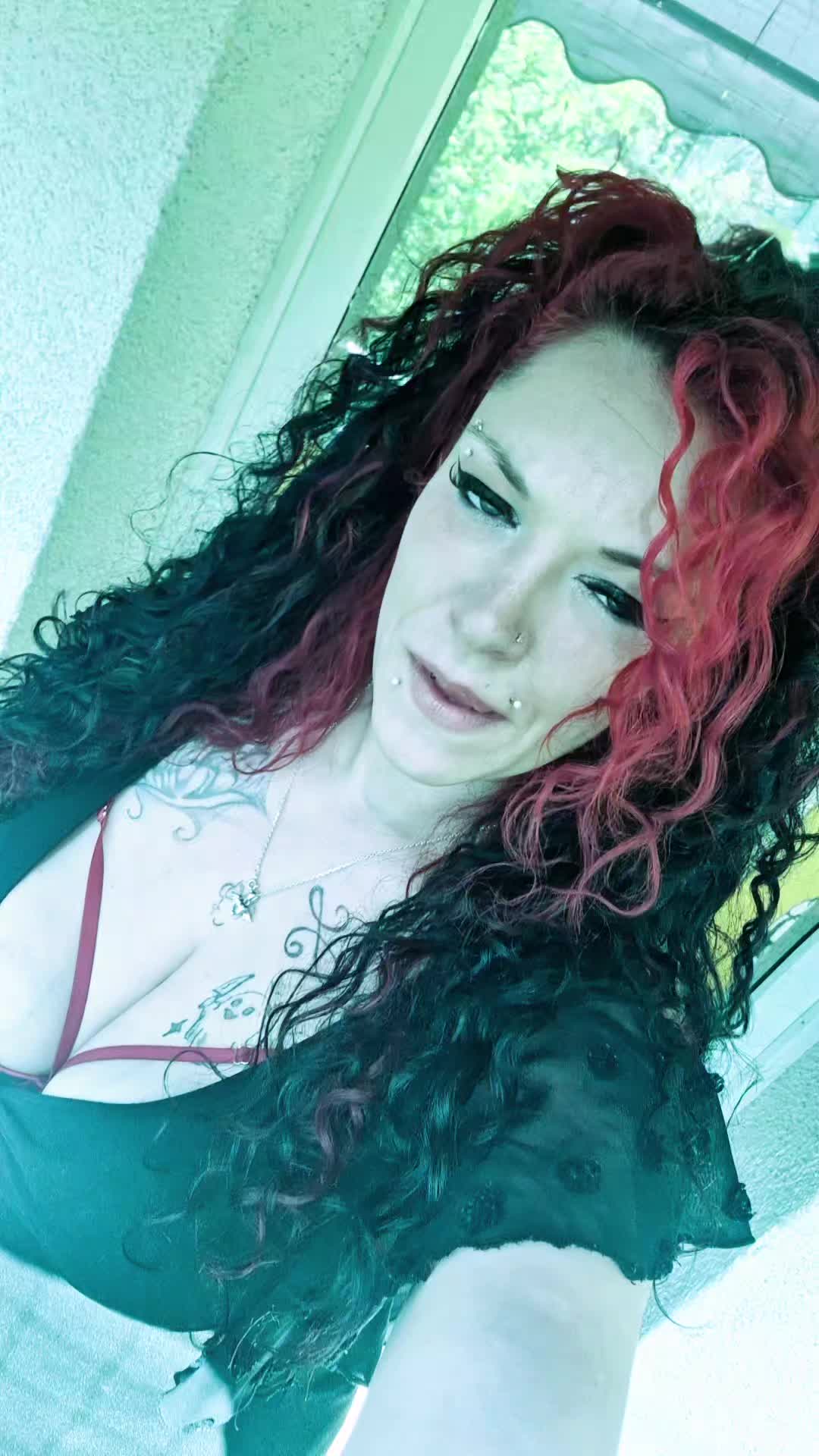 @🖤💛Jenni🖤💛