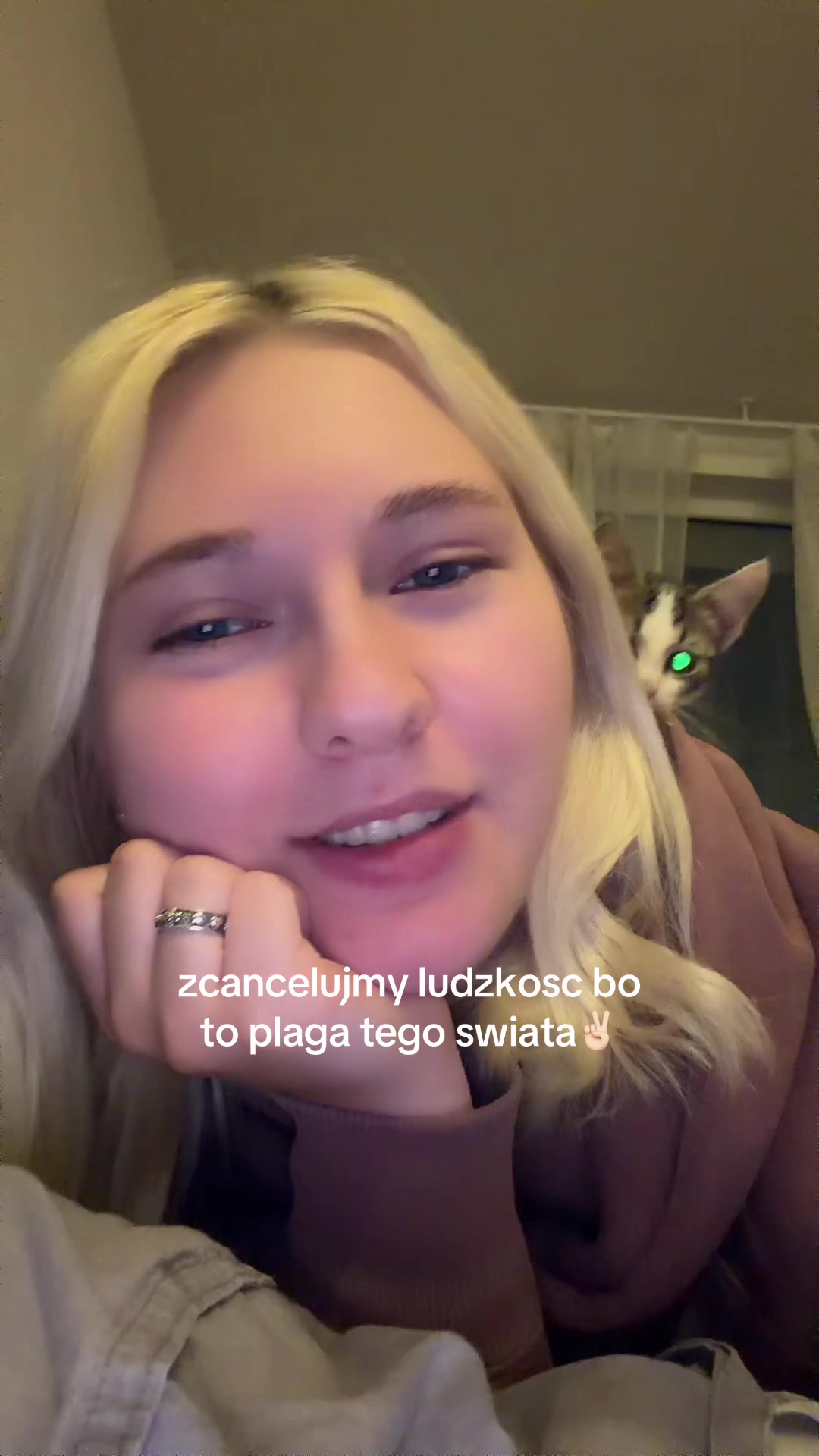 @janie_