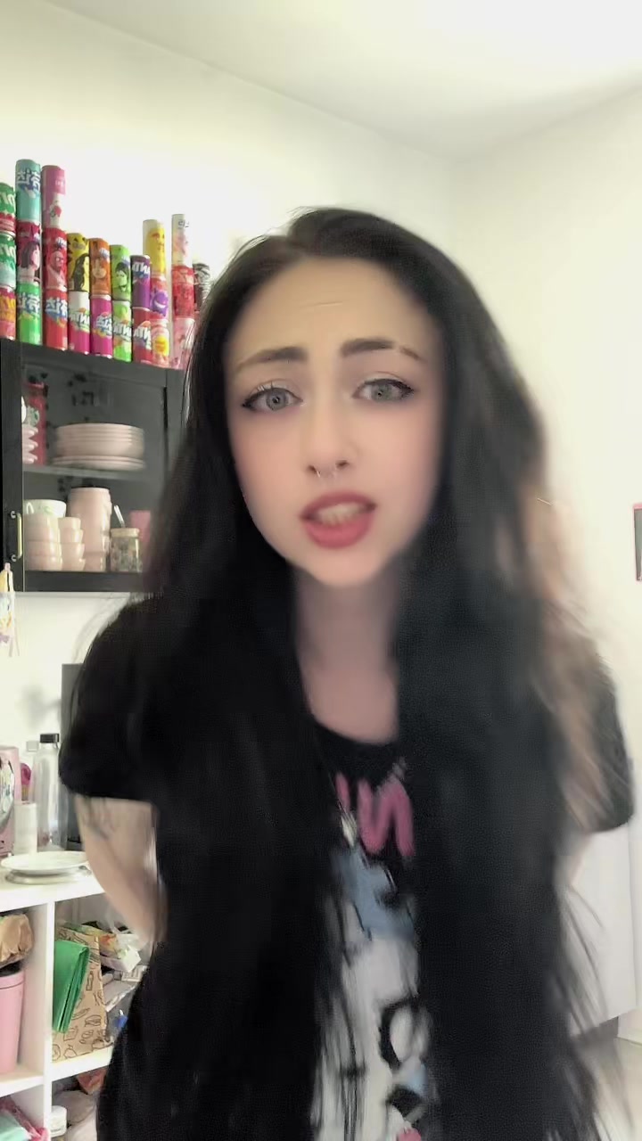 @Juli 🦇