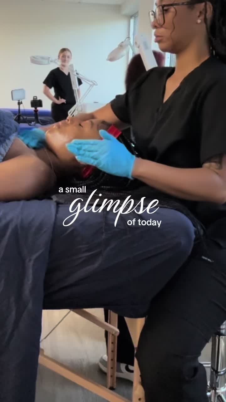 @Ronni🌻 |esthetician student|