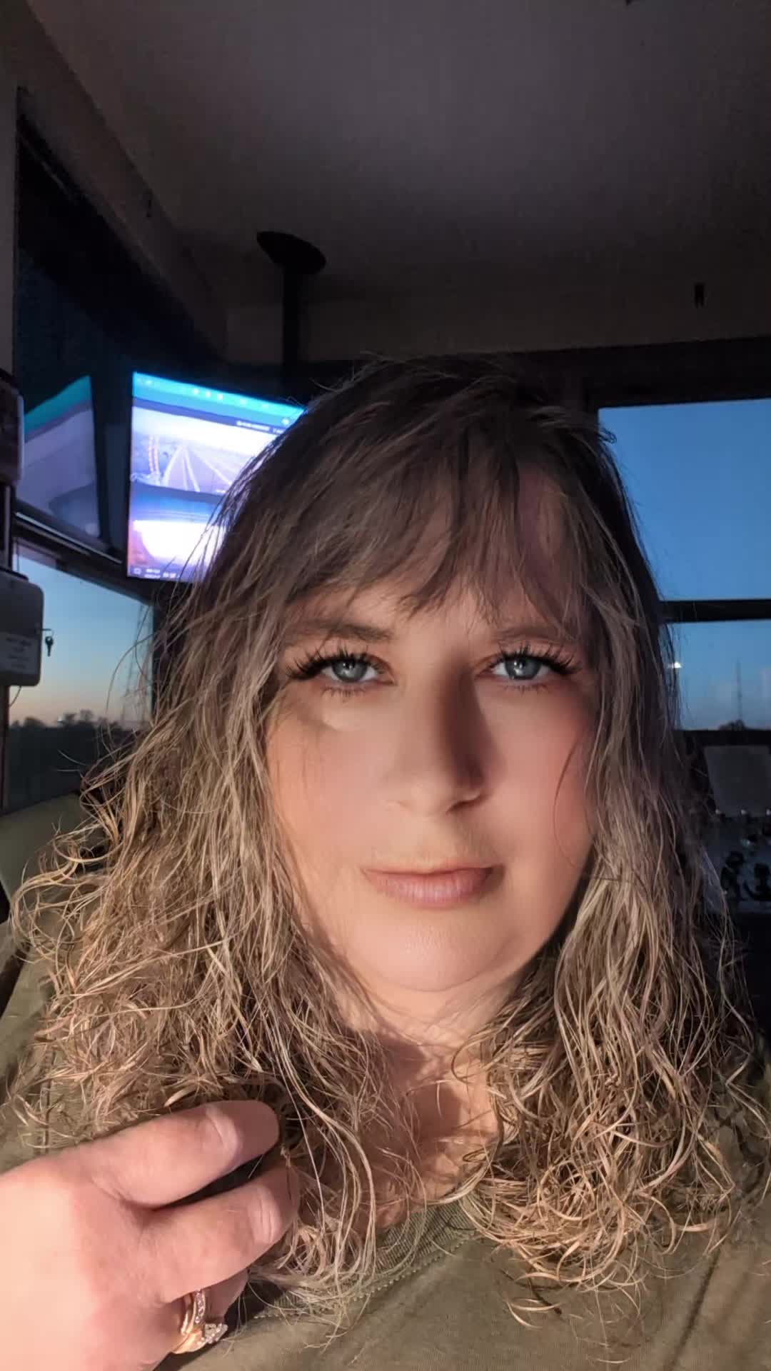 @KellyJo