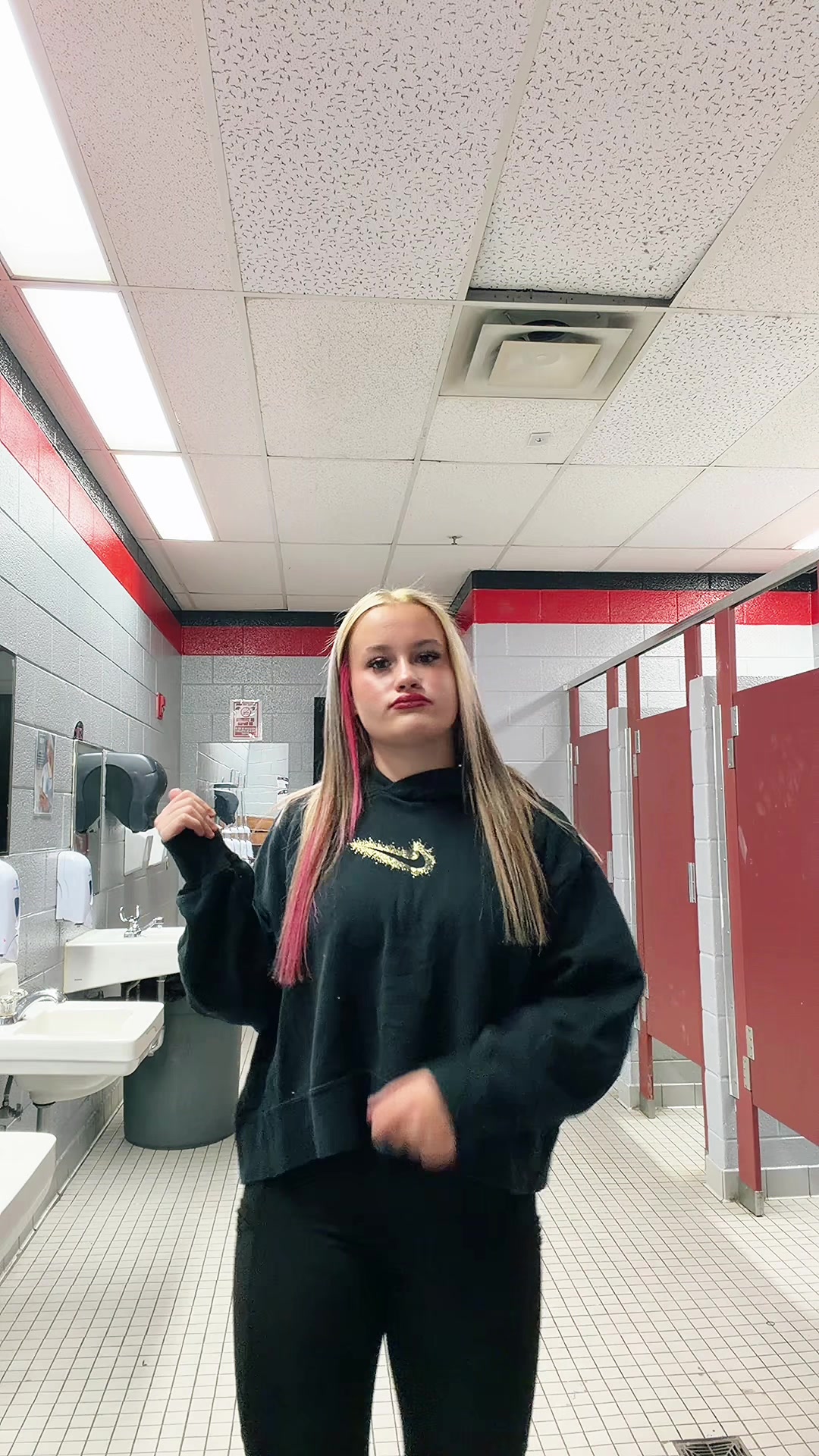 @𝐭 𝐚 𝐲 𝐥 𝐨 𝐫