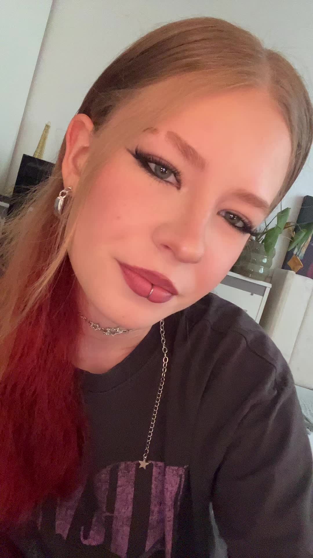 @⫷꧁༺𝒜𝓃𝓃𝒶༻꧂⫸