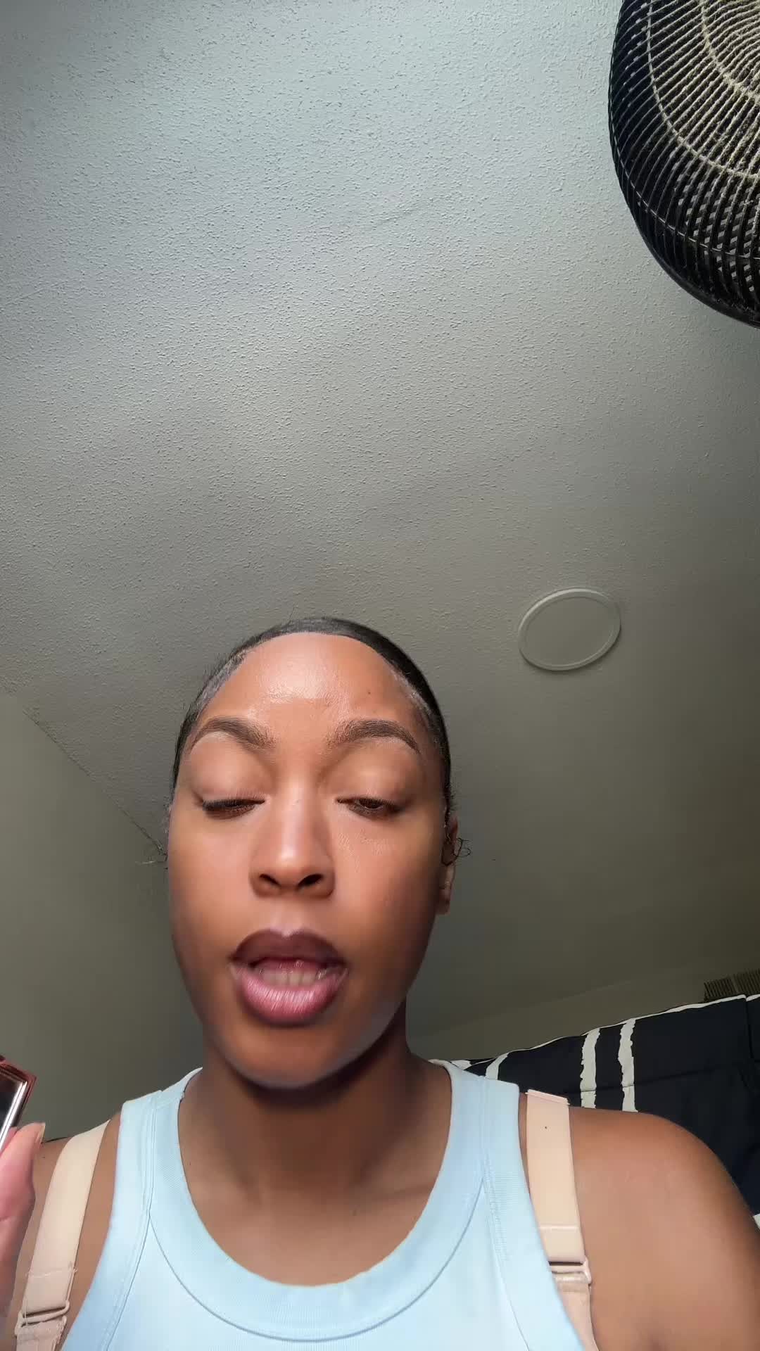 @AshMona