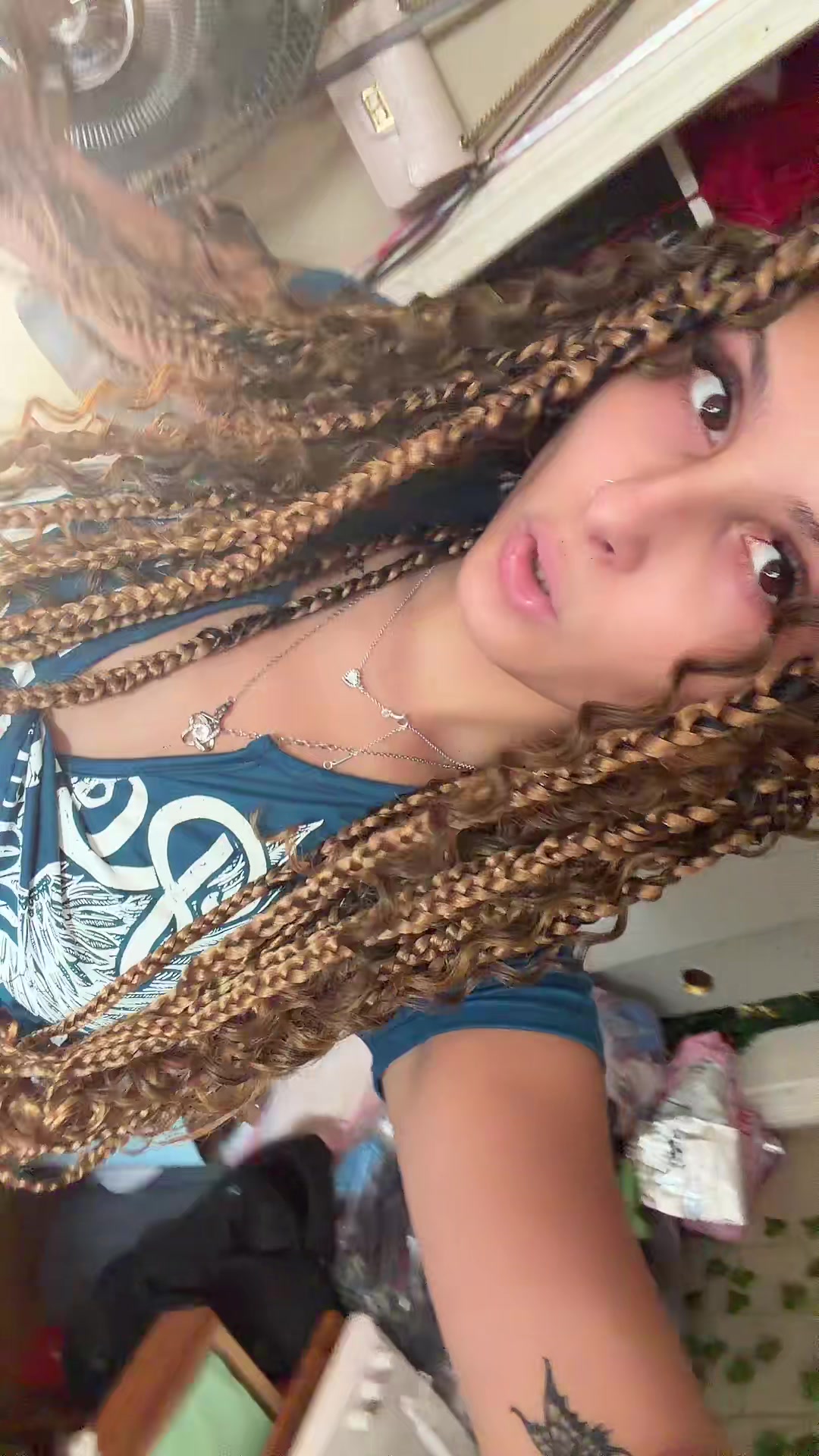 @️