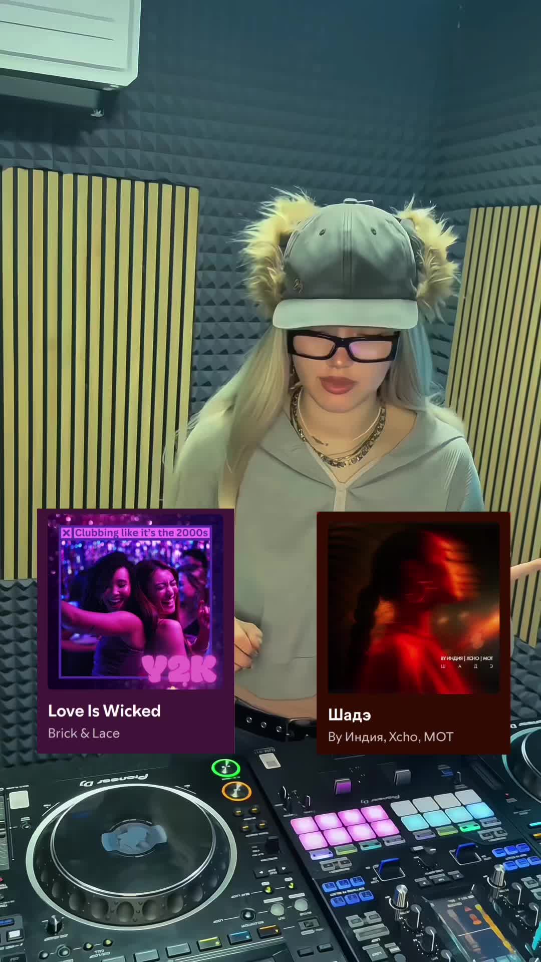 @<3