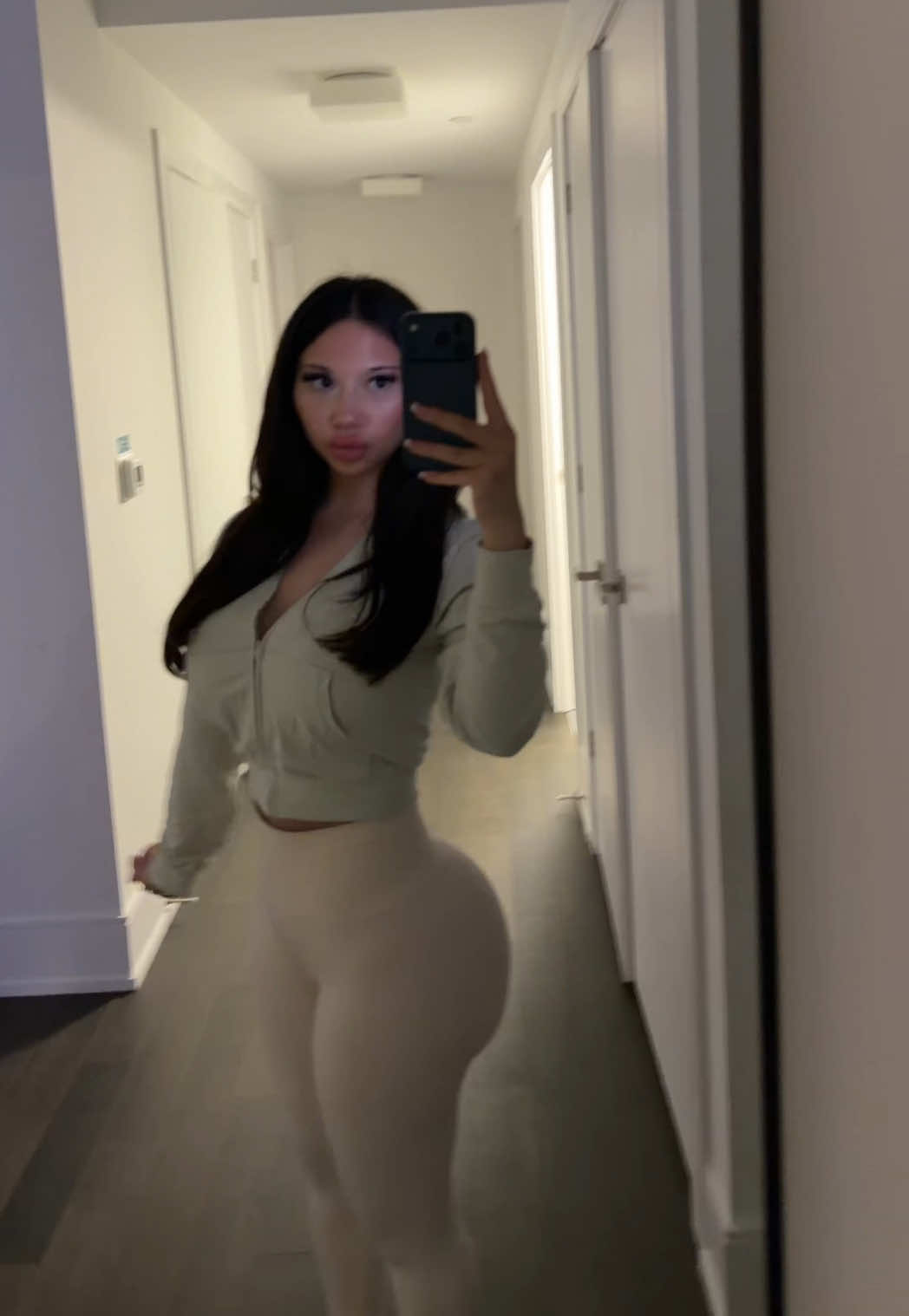 @anni