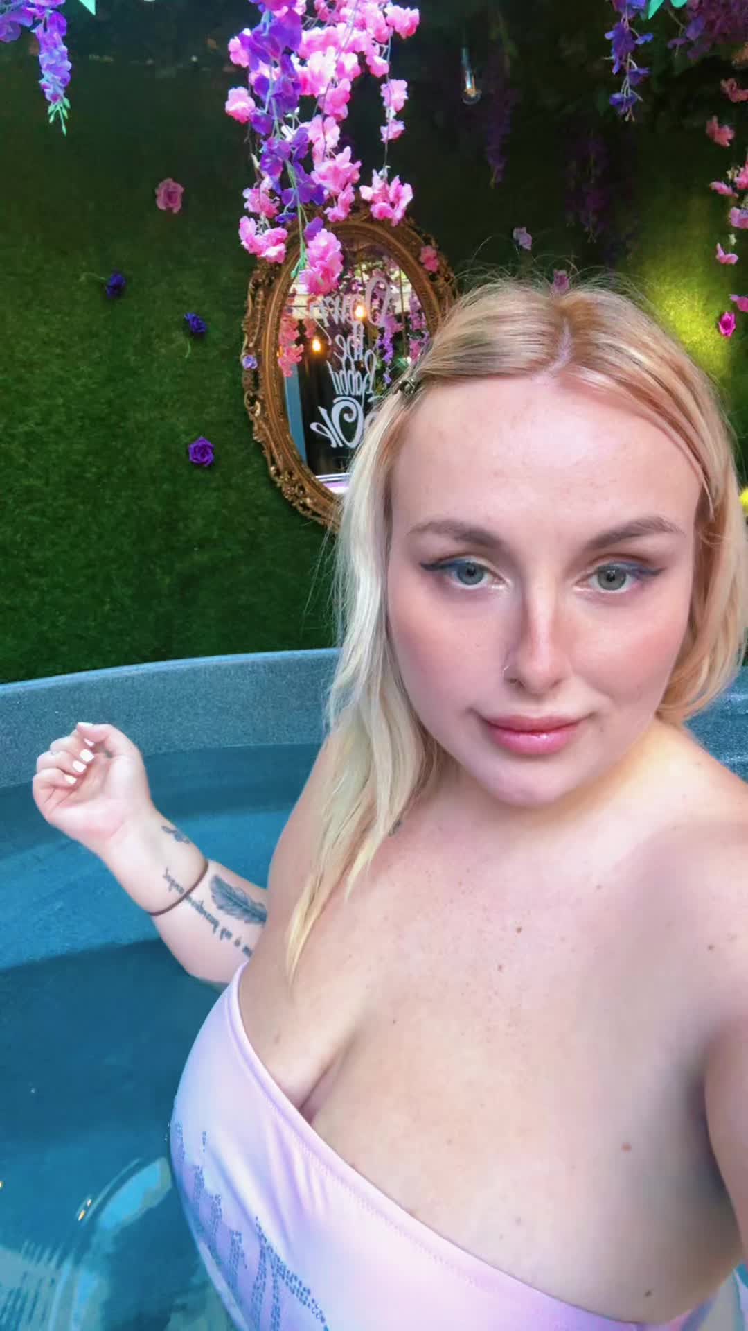 @blondiepeach 🍑👸