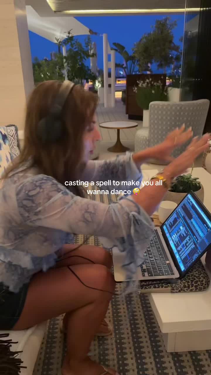 @paisleyjensendj