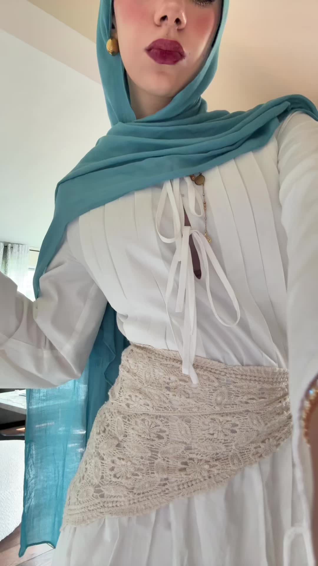 @هنا