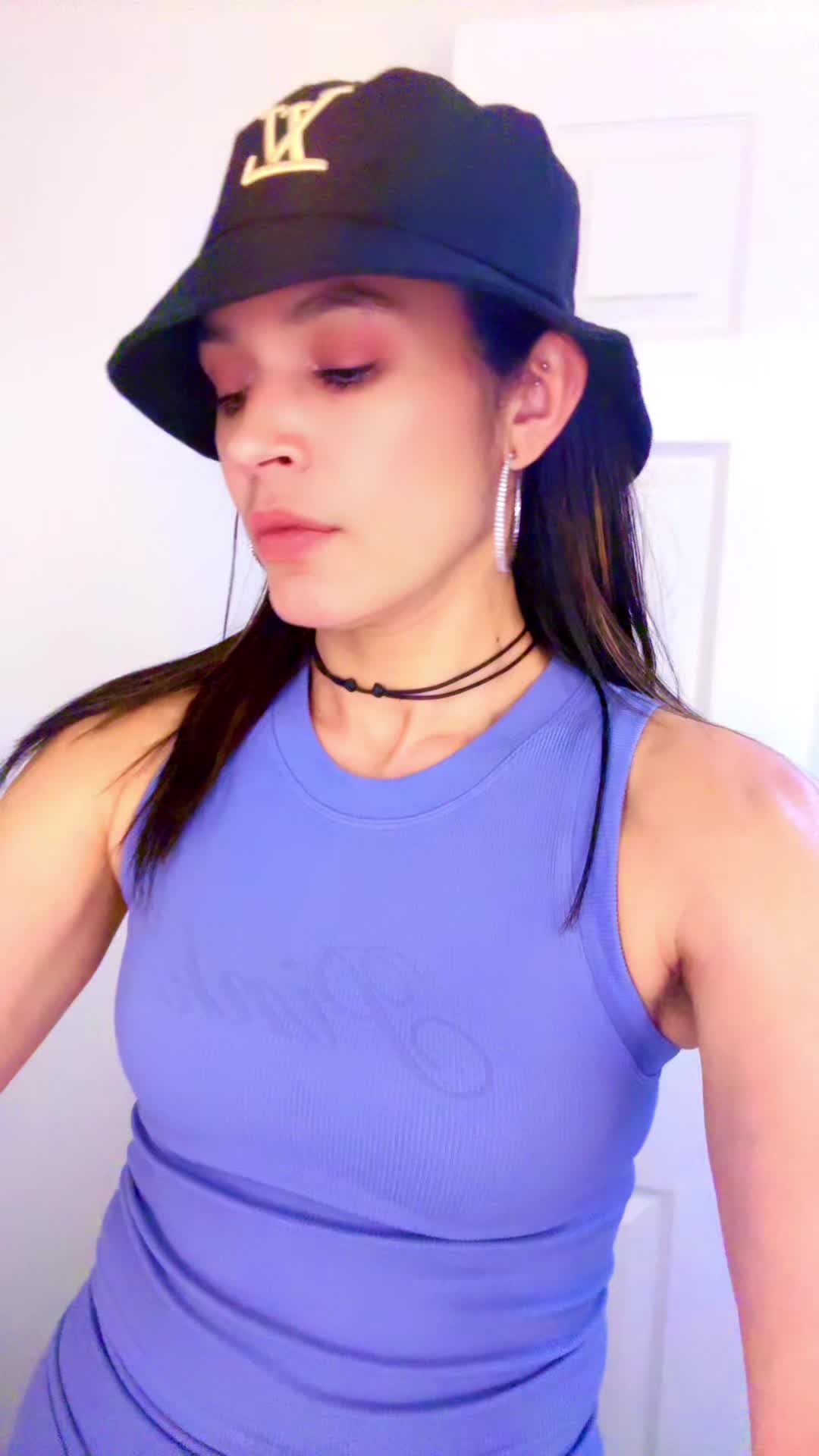 @Lovely_CarlyByrne