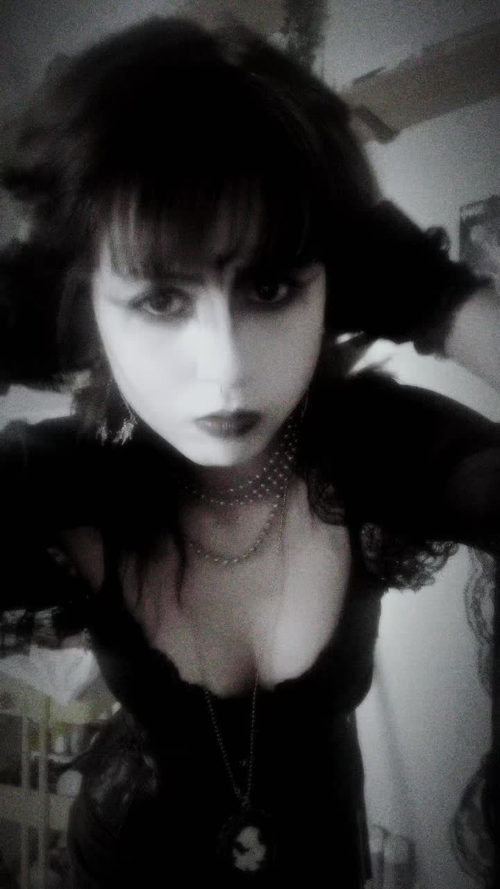 @♱༺🦇༻♱