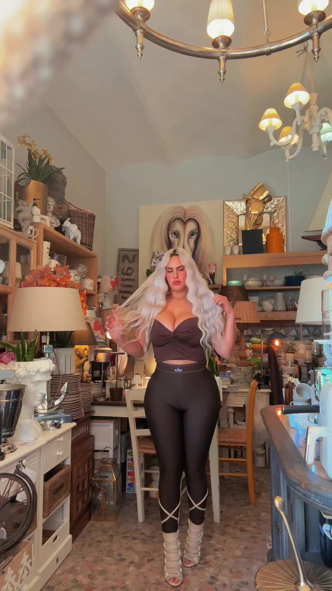 @Afrodite369