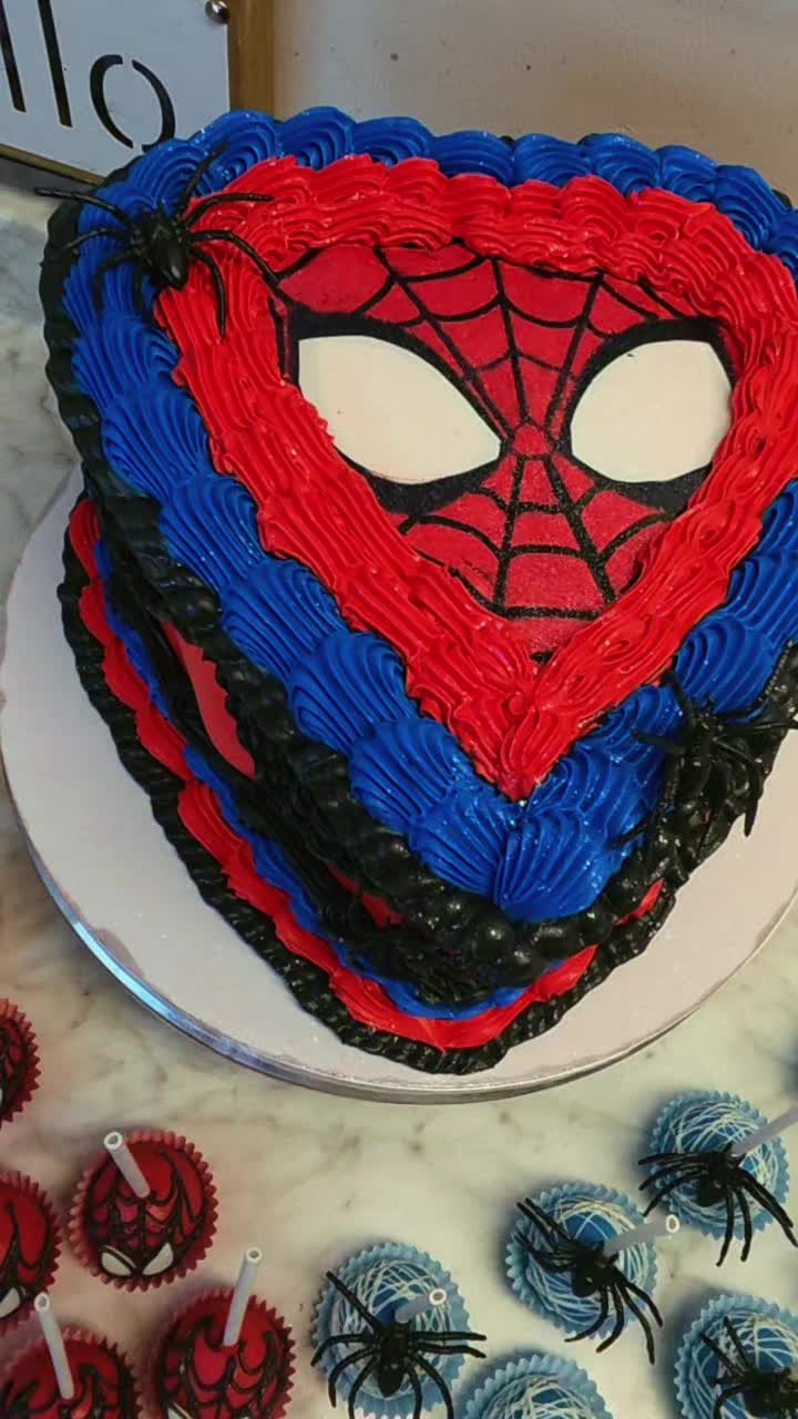 @AmazingCakesByYessy
