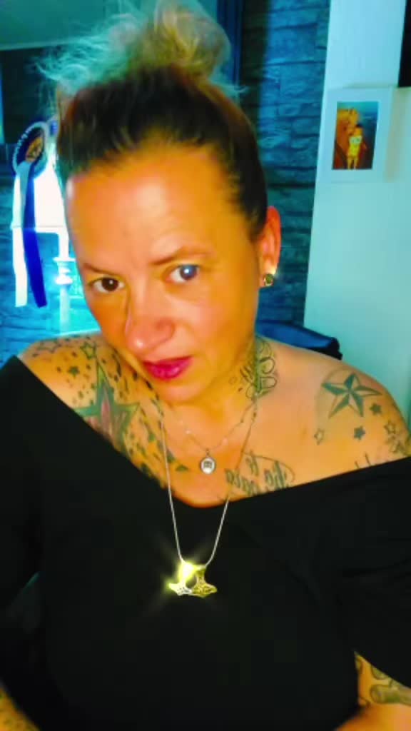 @LöwinmitriesenHerz