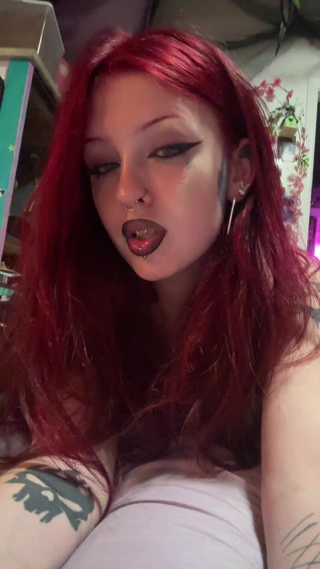 @️