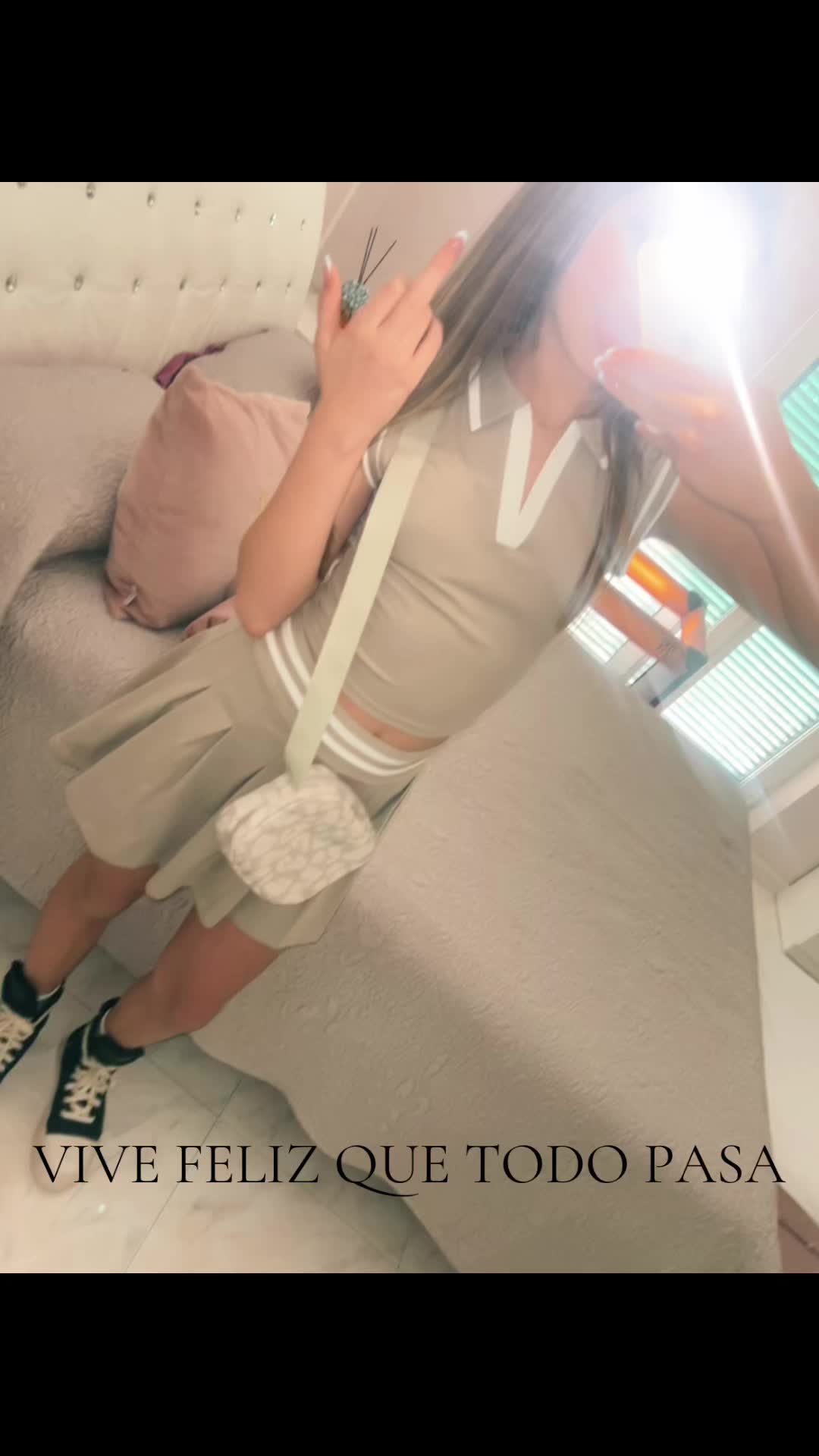 @𝐇