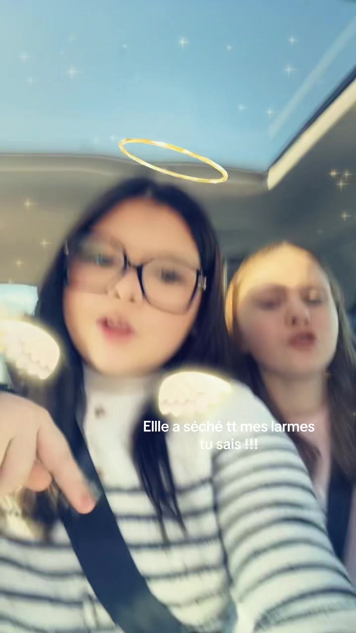 @Estelleeee