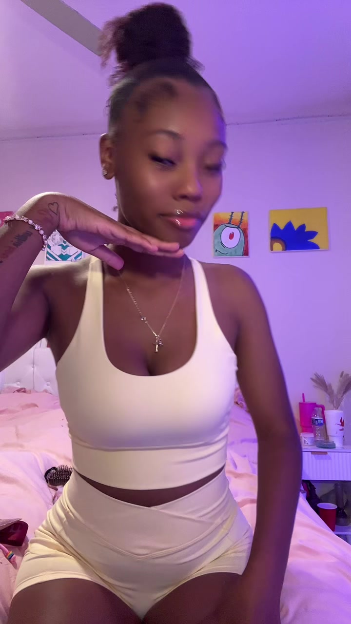 @Fefe🌺