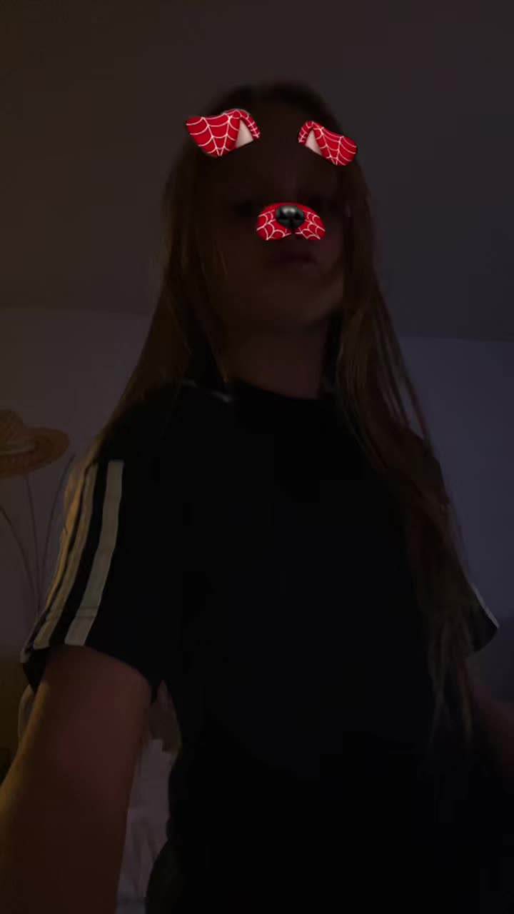 @eliseloewie