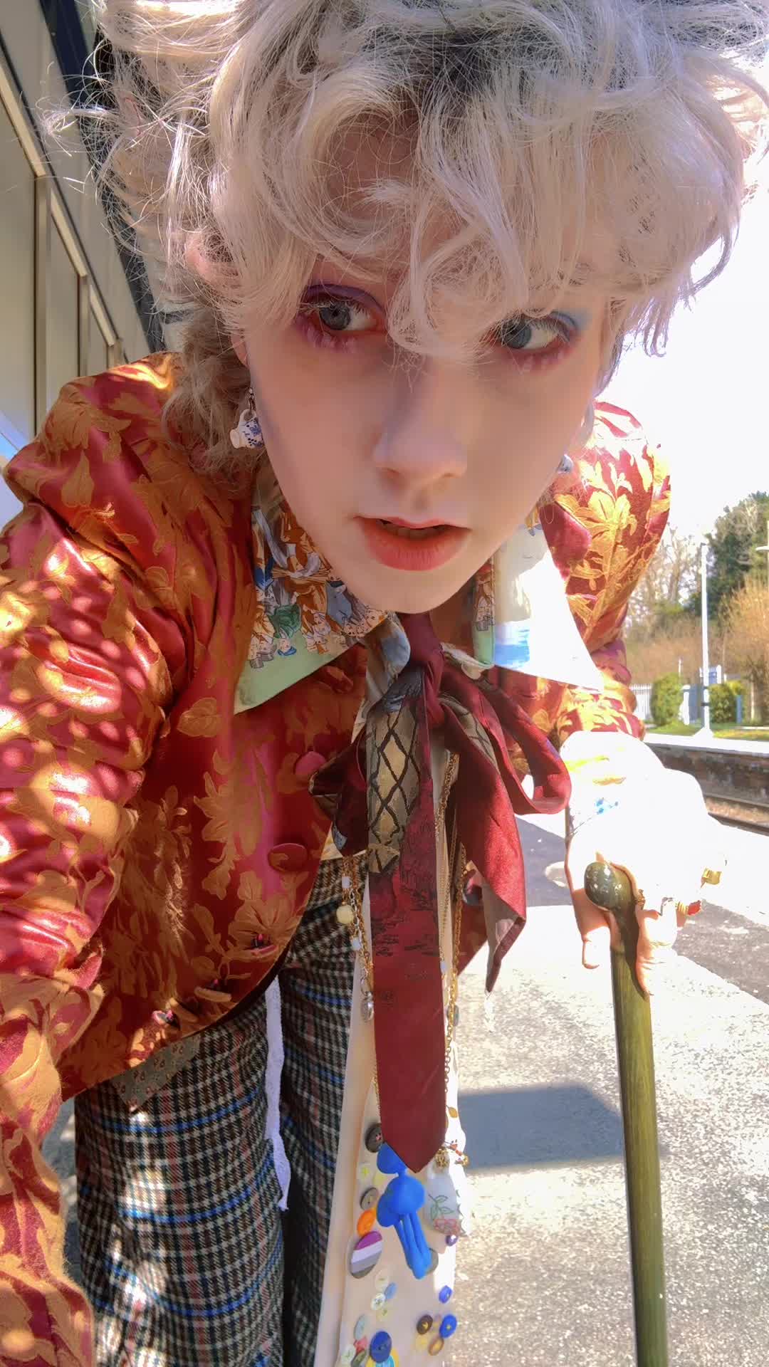 @Elo /🌀📼/🌕🐁/🌈🌴/🍋😈/🪲