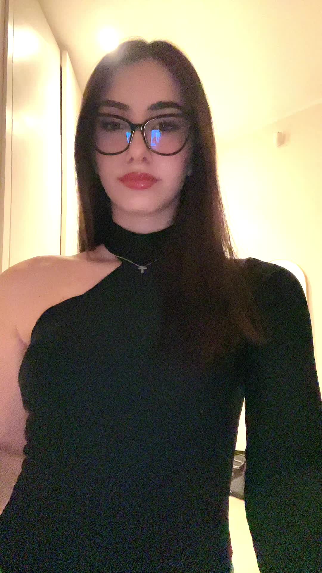 @𝒞𝒽𝒾𝒶𝓇𝒶