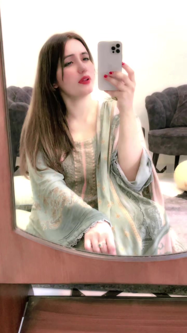 @charming _girl.
