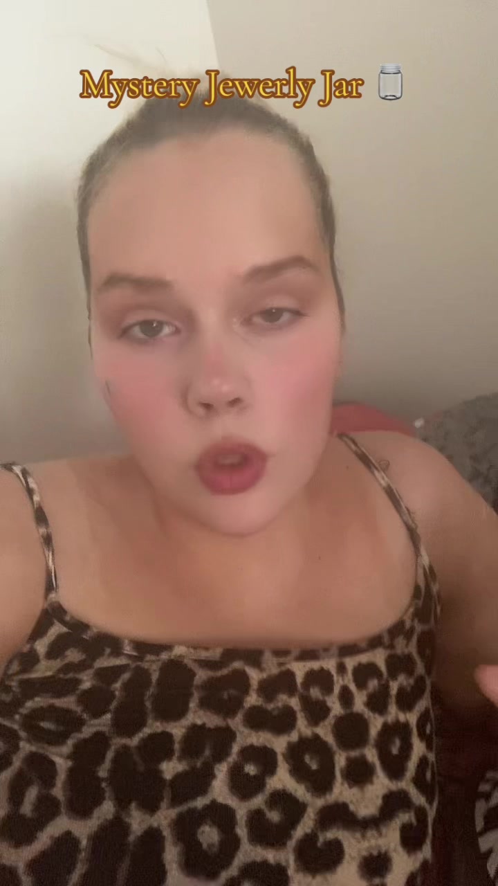 @Juliana 🖤