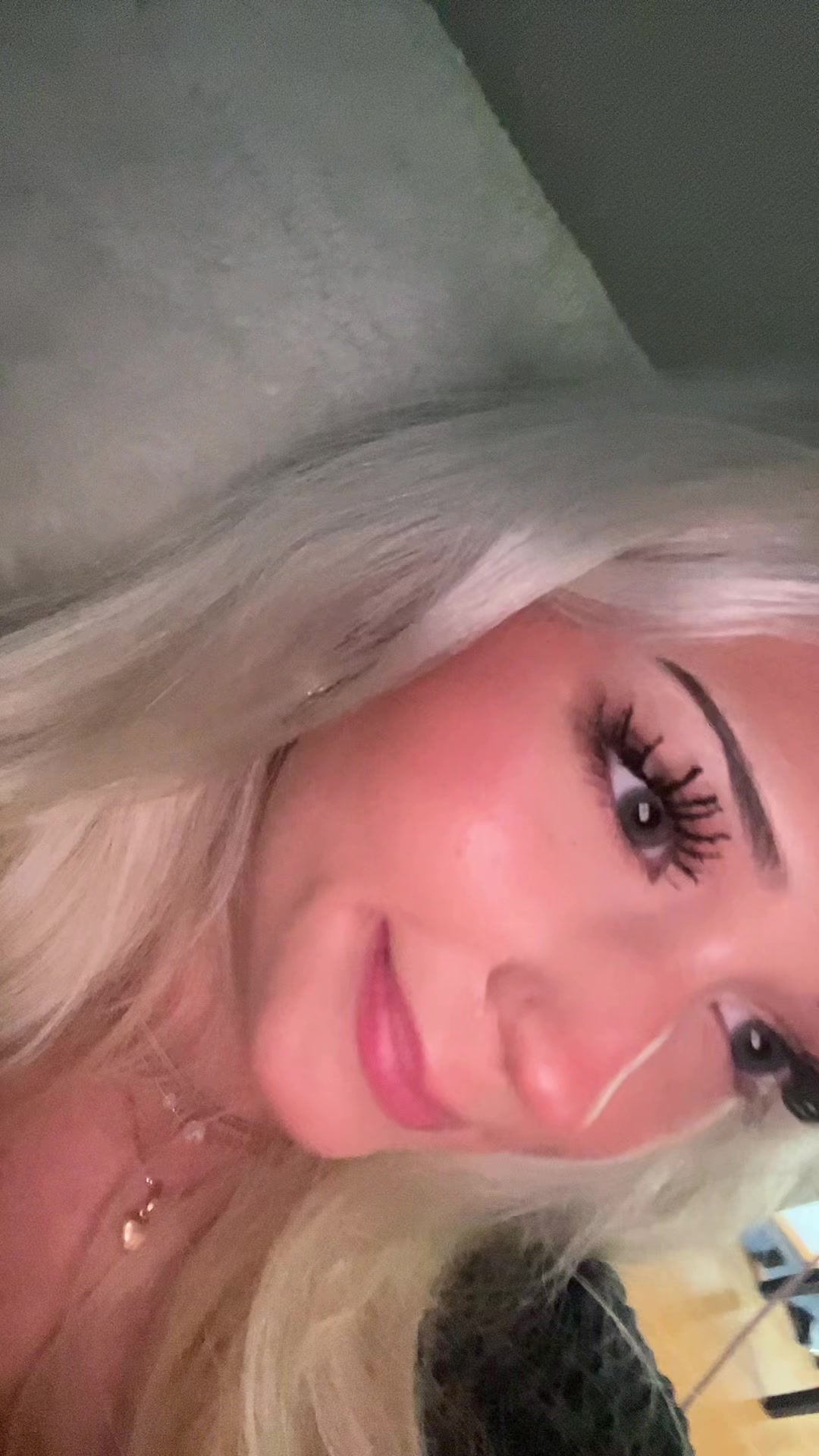 @⃟