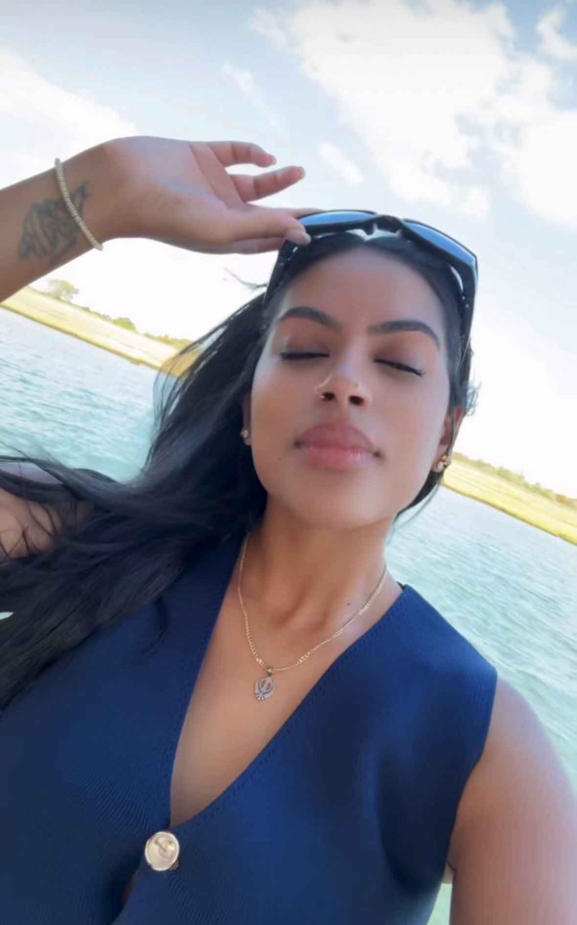 @EleynA