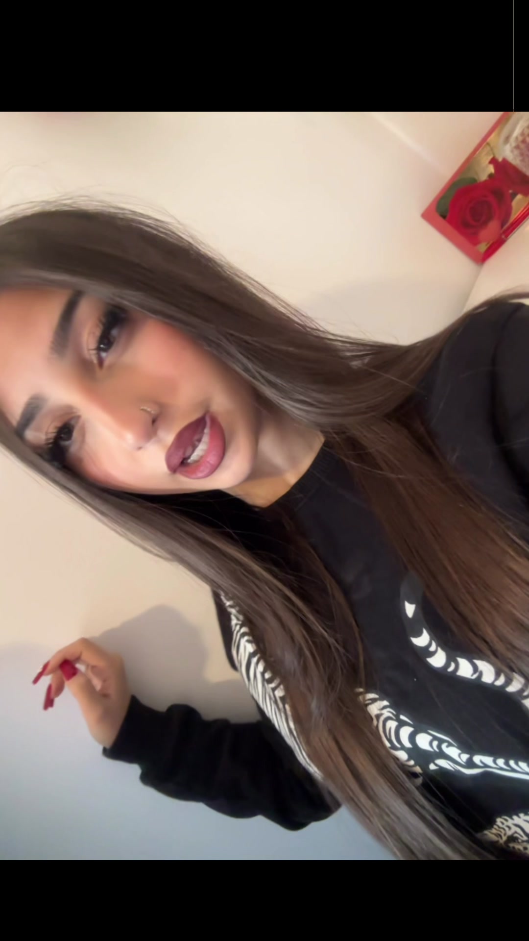 @👸🏽🇦🇱