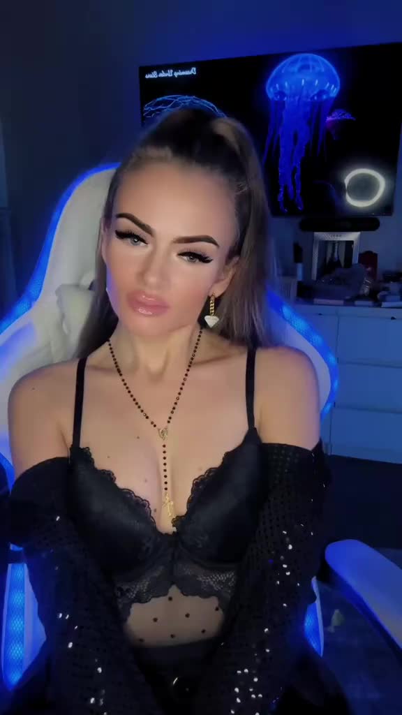 @💎🄰🄽🄶🄴🄻💎