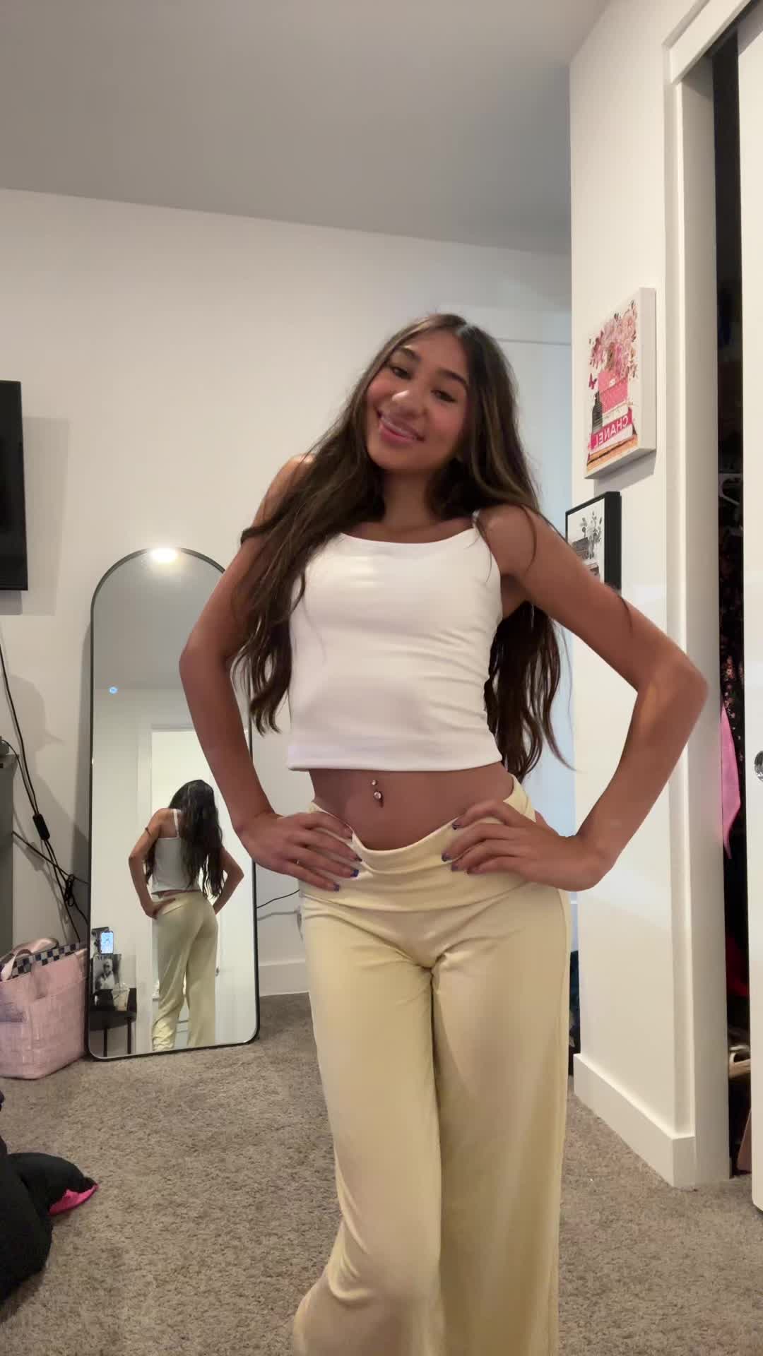 @bella