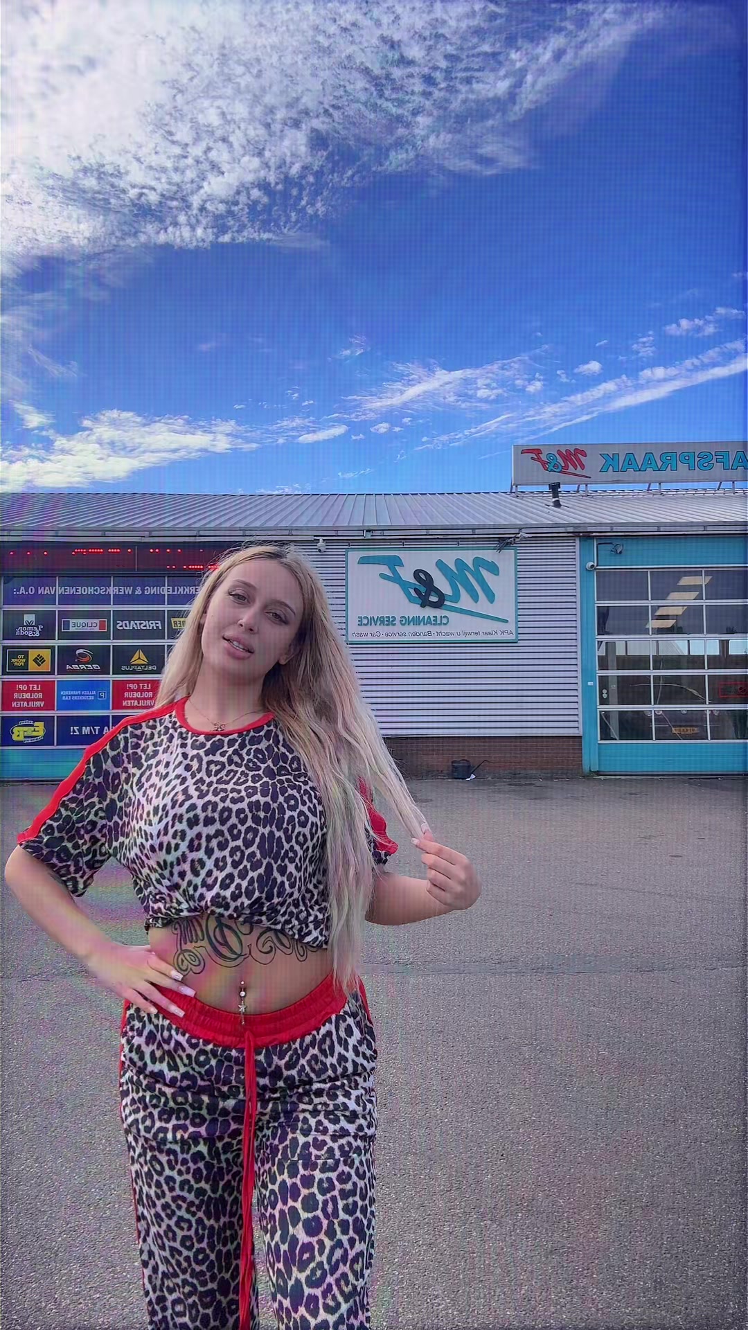 @C💫