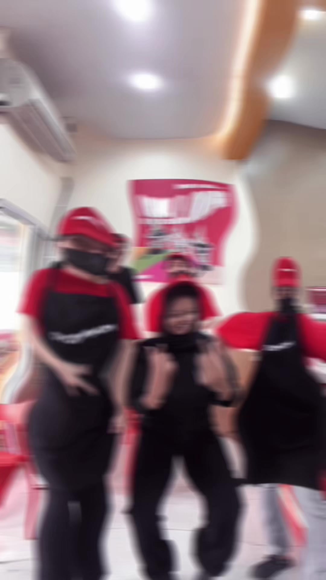 @momoyodeskapdalam