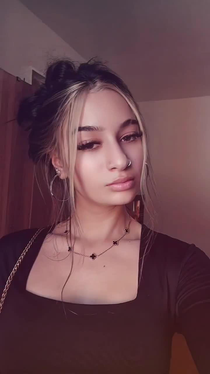 @🍓𝓥𝓪𝓵𝓮𝓷𝓽𝓲𝓷𝓪🐒