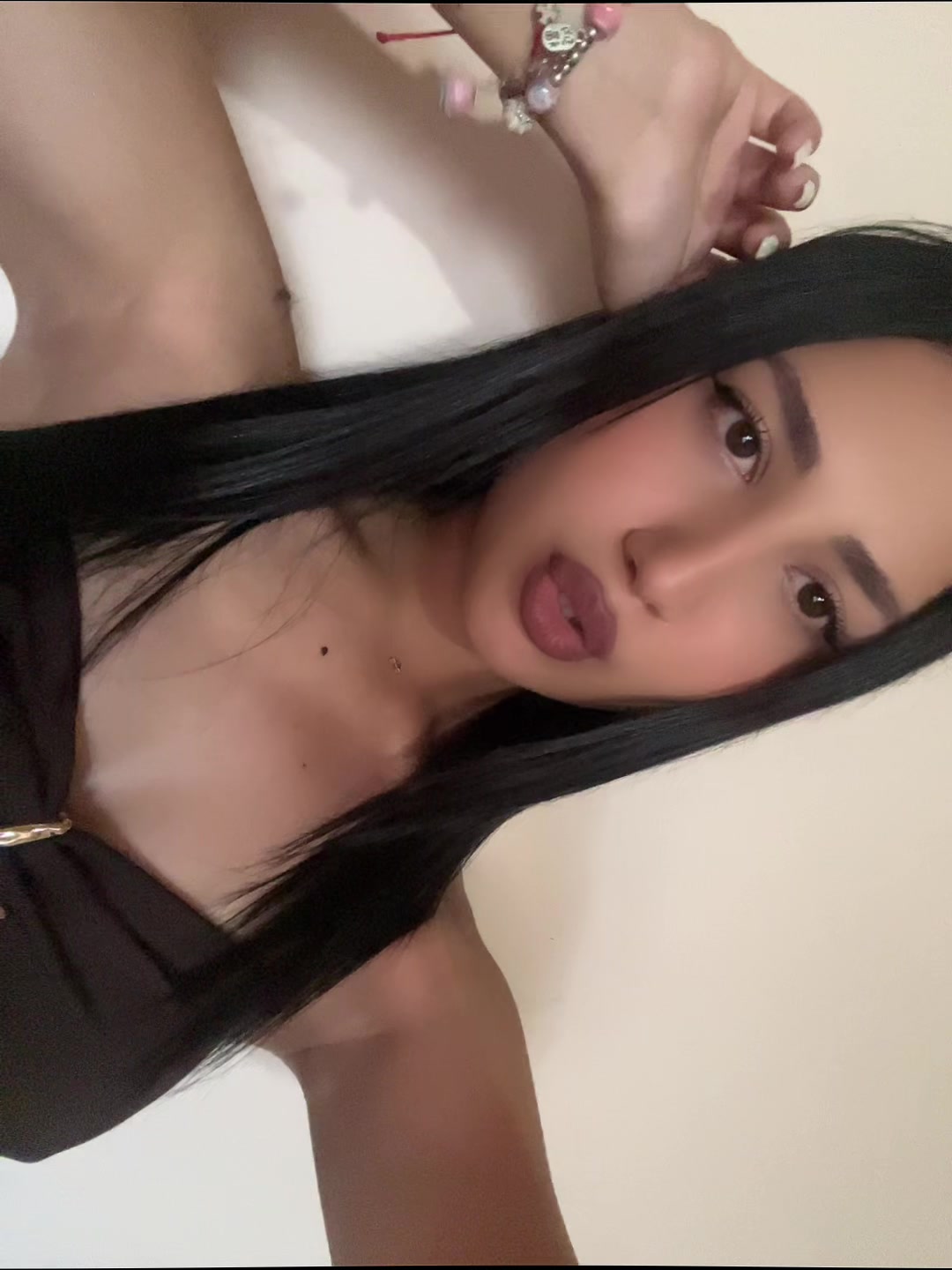 @Vilikamburova