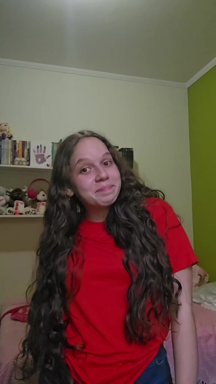 @Ariana Neves