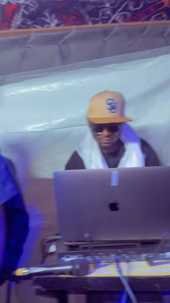 @Congo Buzz ✪