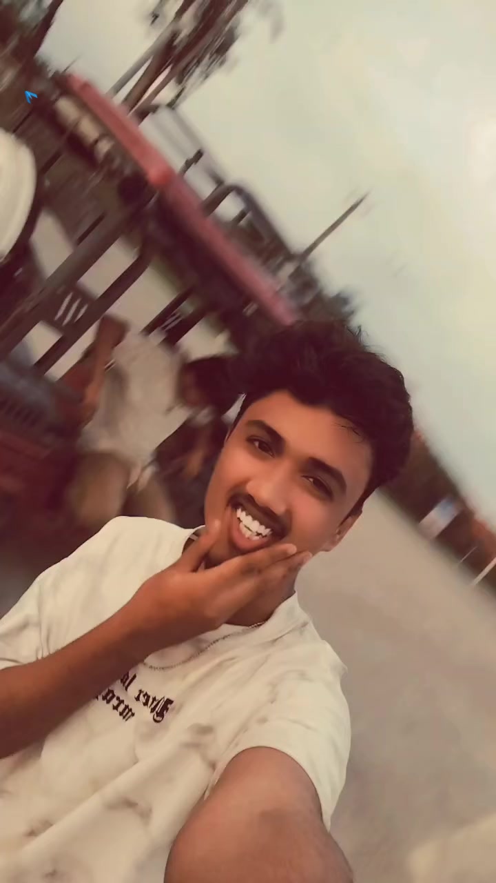 @𝓚𝓻𝓲𝓼𝓱𝓷𝓪 𝓚𝓾𝓶𝓪𝓻