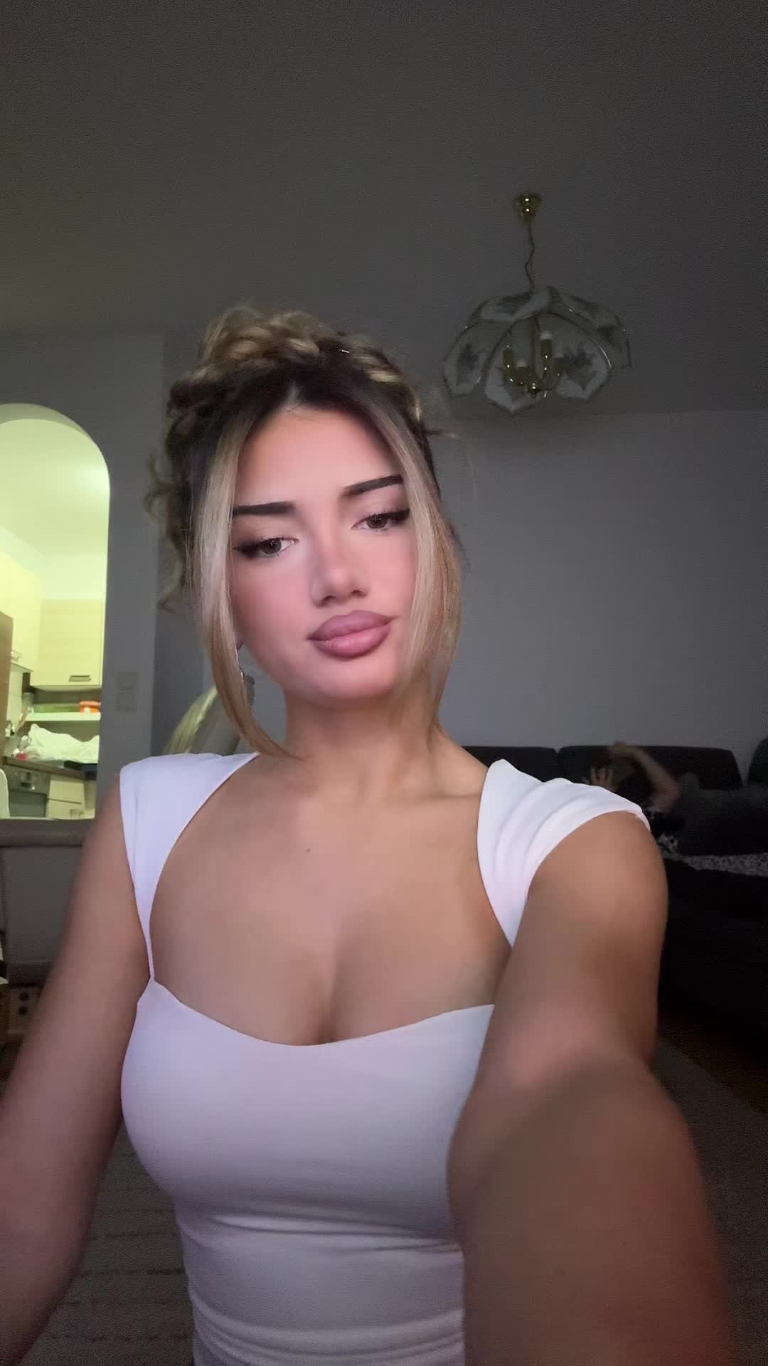 @Anesa