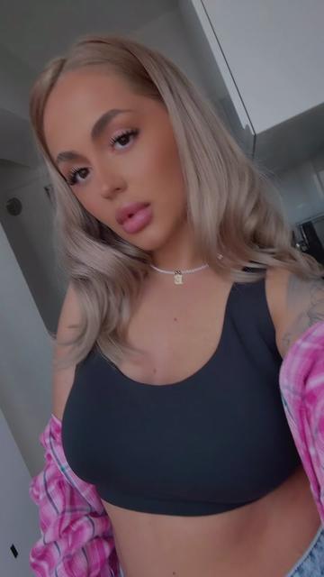@juliicaa