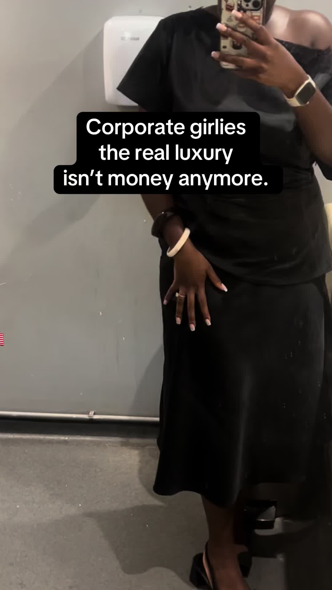 @Corporate Girl Side Income
