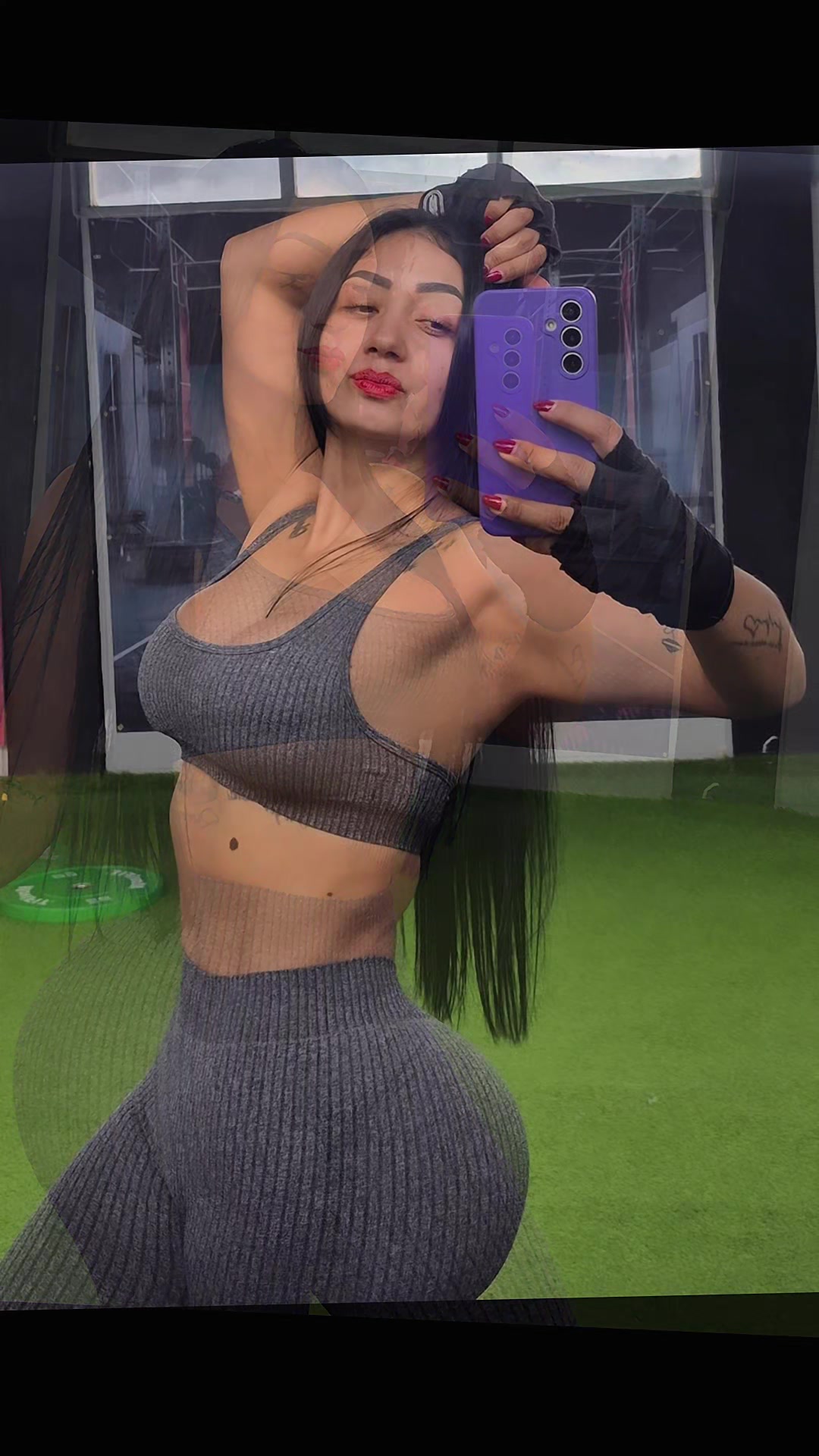 @Julie Vanesa . Te sigue